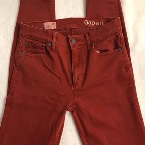 GAP Resolution True Skinny Size 26 jean